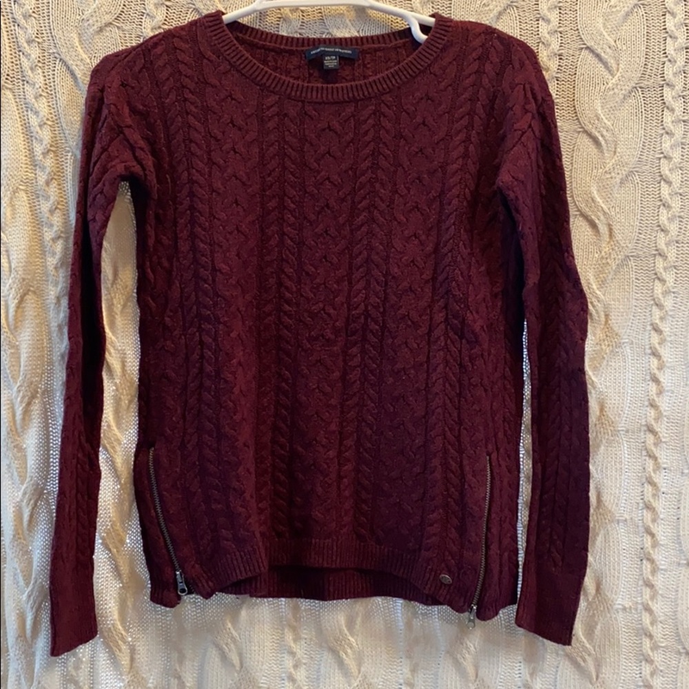 American Eagle sweater
